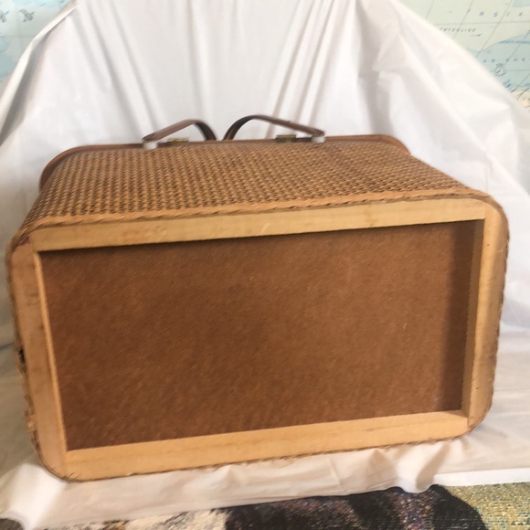 Picnic basket large woven straw with metal handles circa 1970 very sturdy Amish - Picture 7 of 10